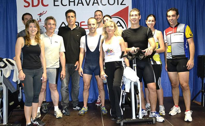 El Karate Navarro y Miguel Indurain pedalearon en favor de los afectados por la Esclerosis Multiple.